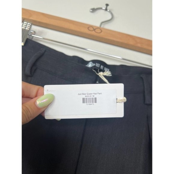 Just Be Queen Kai Pleated Ankle Straight Pants Women's Black Size: Medium NWT - Picture 6 of 10